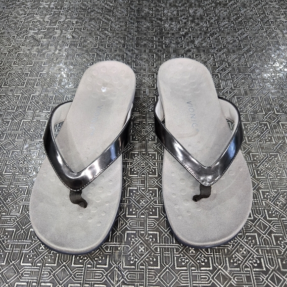 🐢 VIONIC Women's Dillon Gold Metallic Flip Flops Size 10 Orthotic Support - Picture 9 of 9